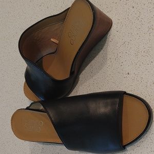 New Franko Sarto leather sandals. Size 6.